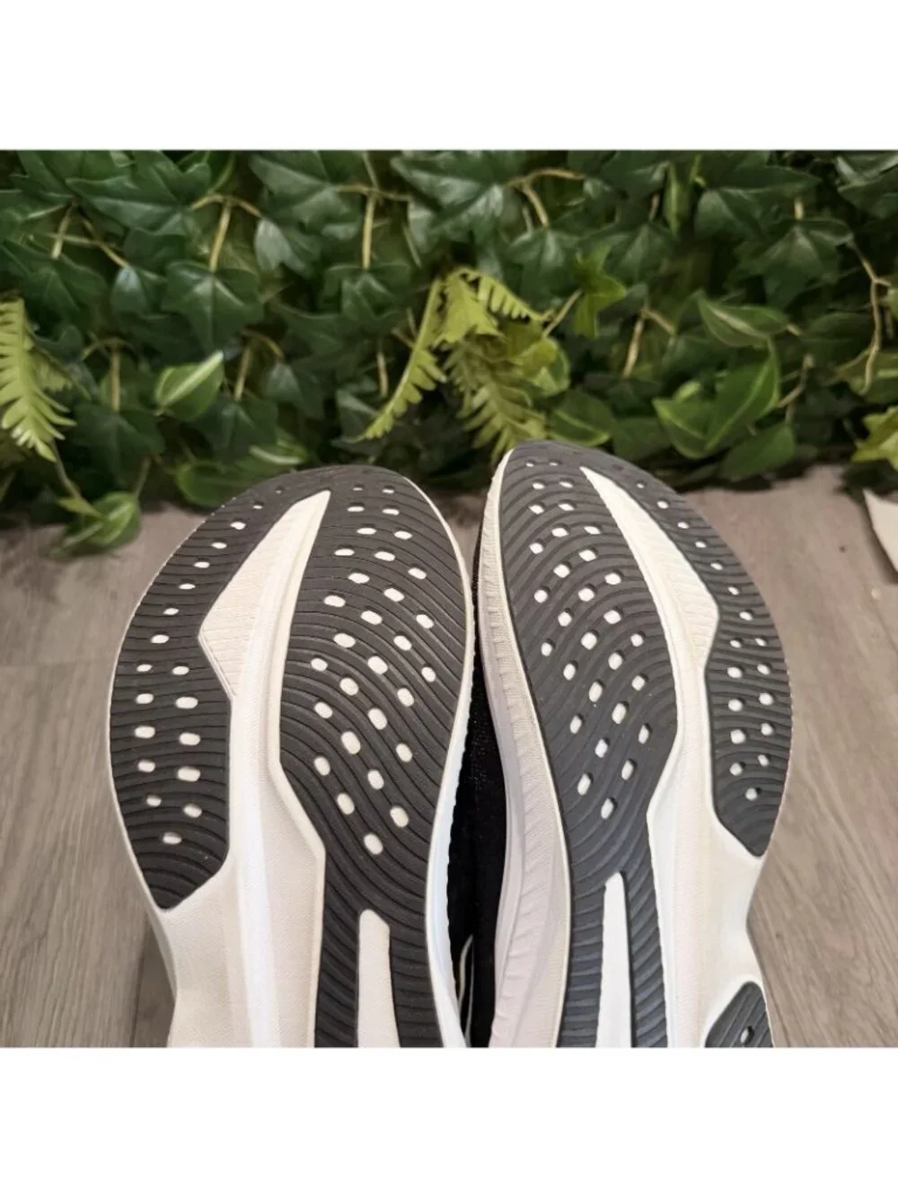 Hoka One One Mach 6 Women 9.5 B Shoes Black White Running Gym Sneaker